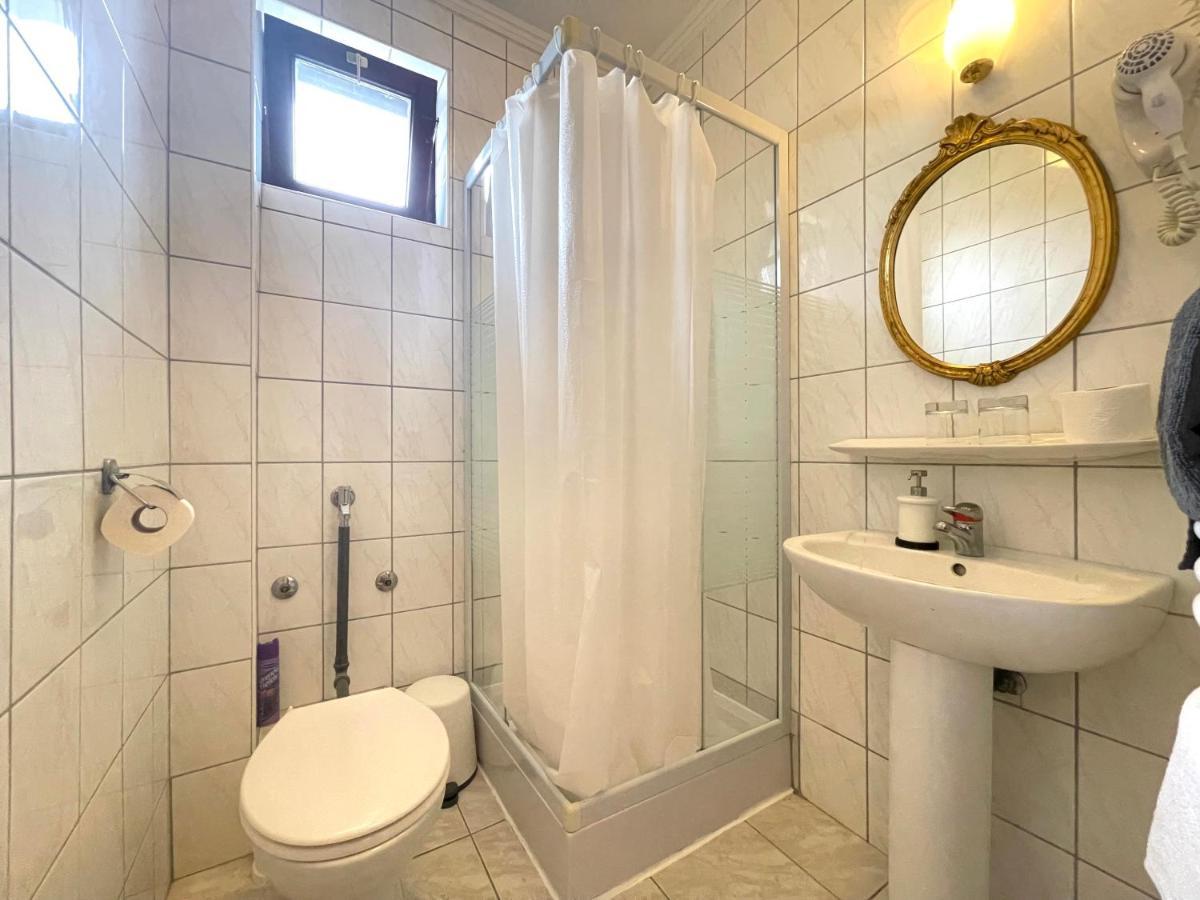 Luxi Romantik Apartments Budapest Exteriör bild